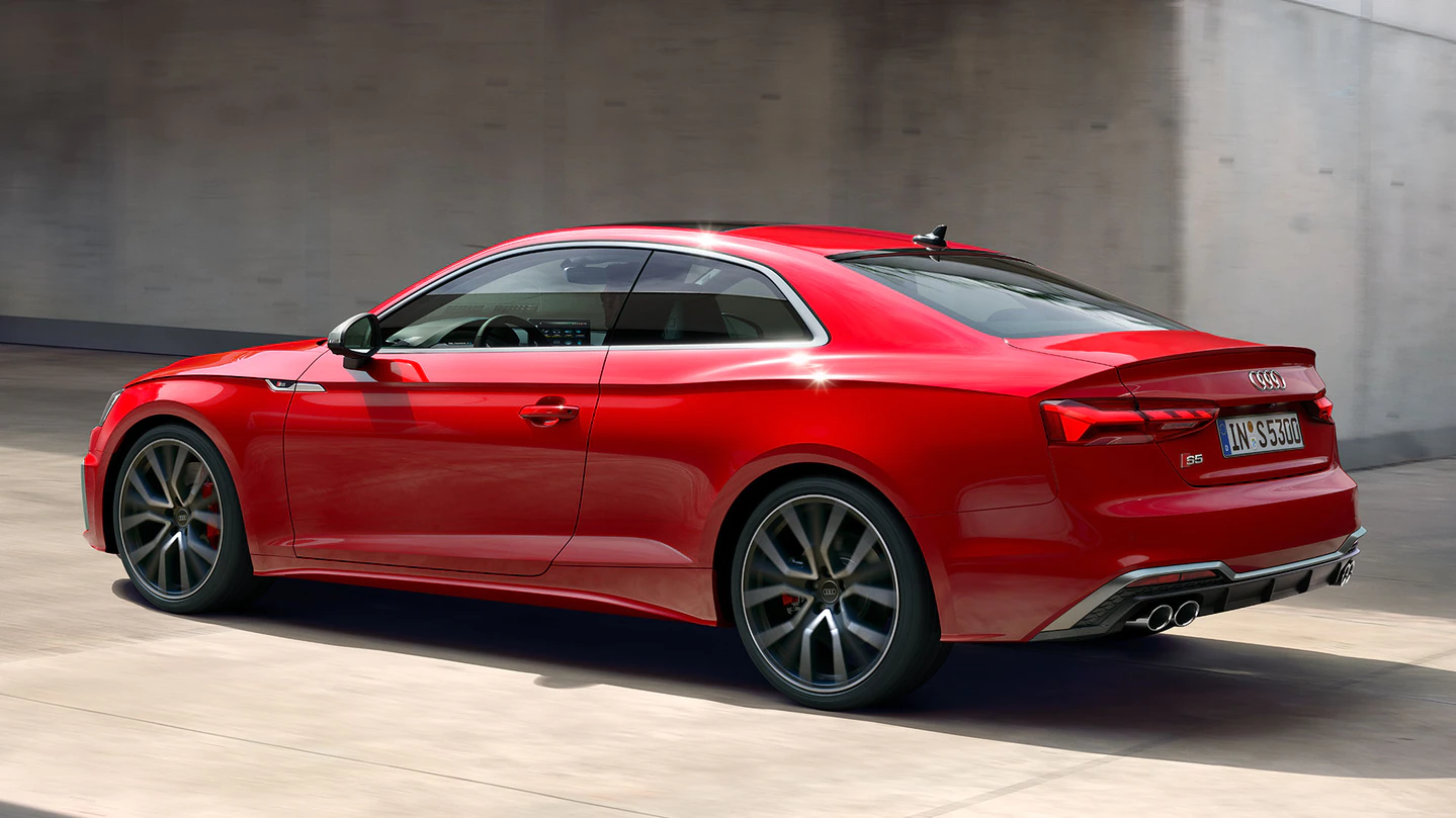 Audi S5 Coupé TDI driving