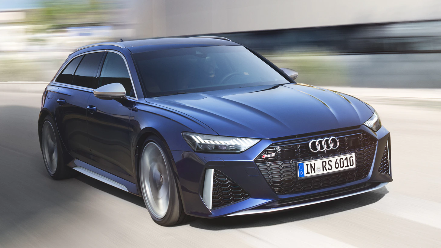 Dynamic front view Audi RS 6 Avant