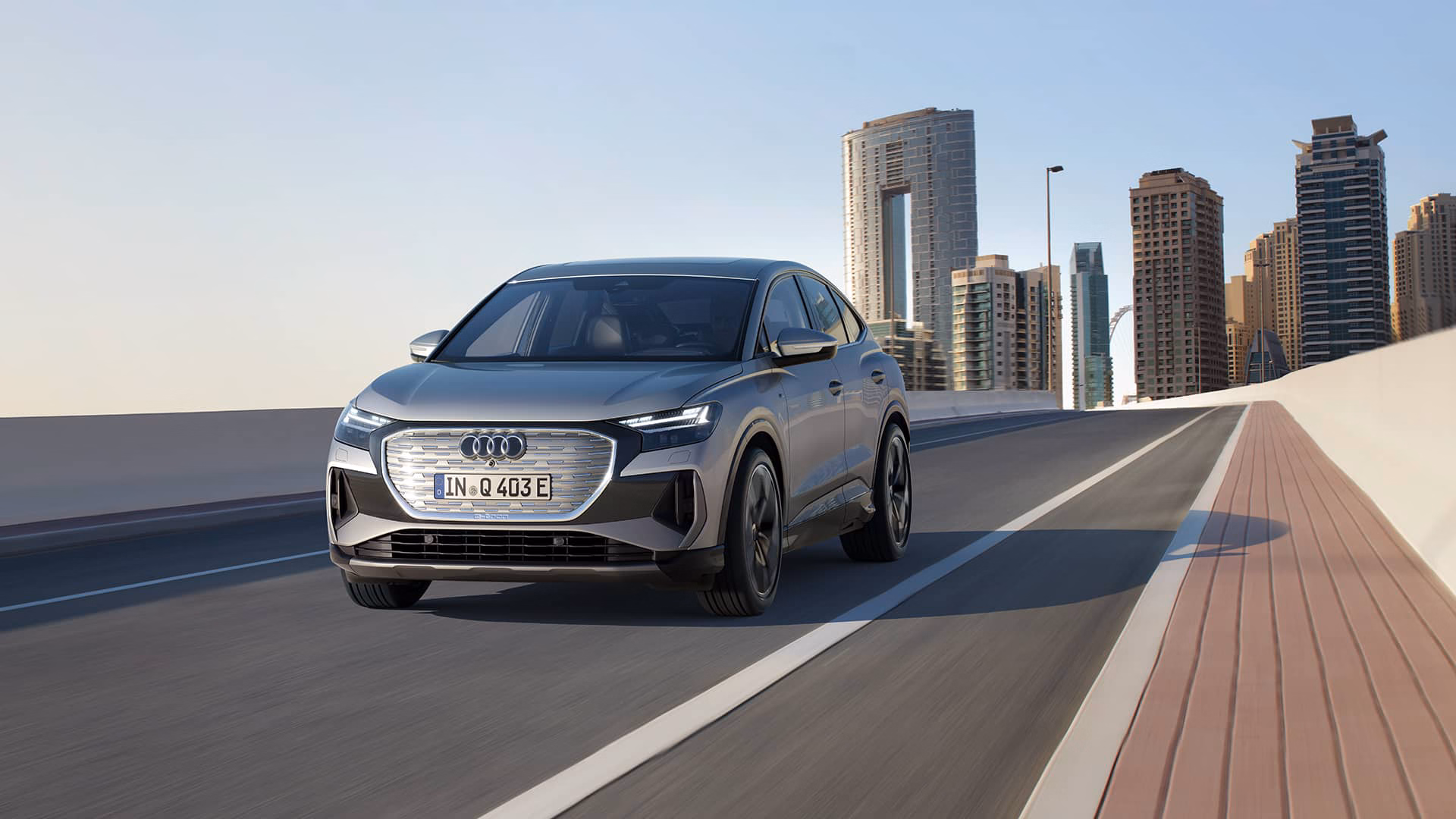 Audi Q4 e-tron Sportback driving