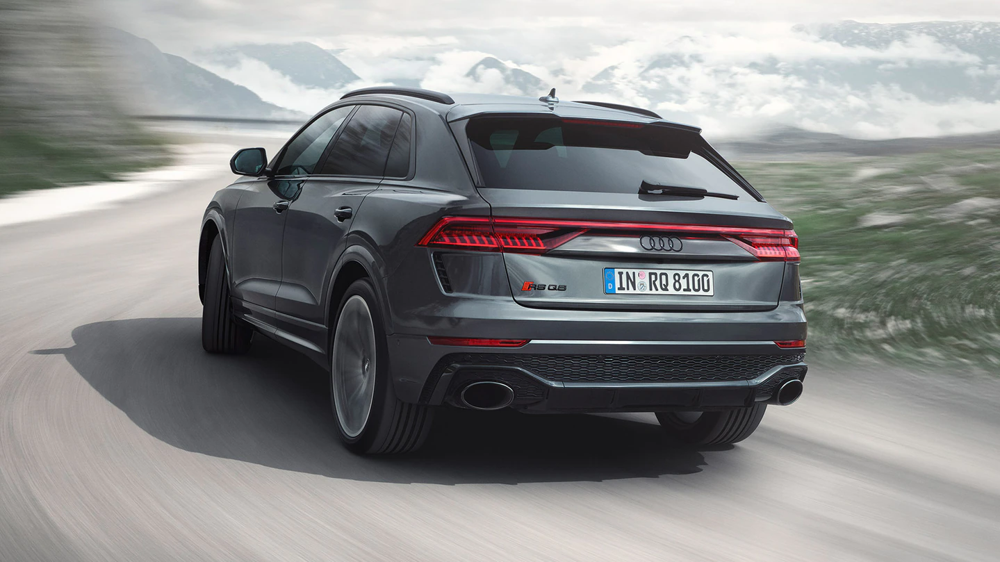 Dynamic rear view Audi RS Q8