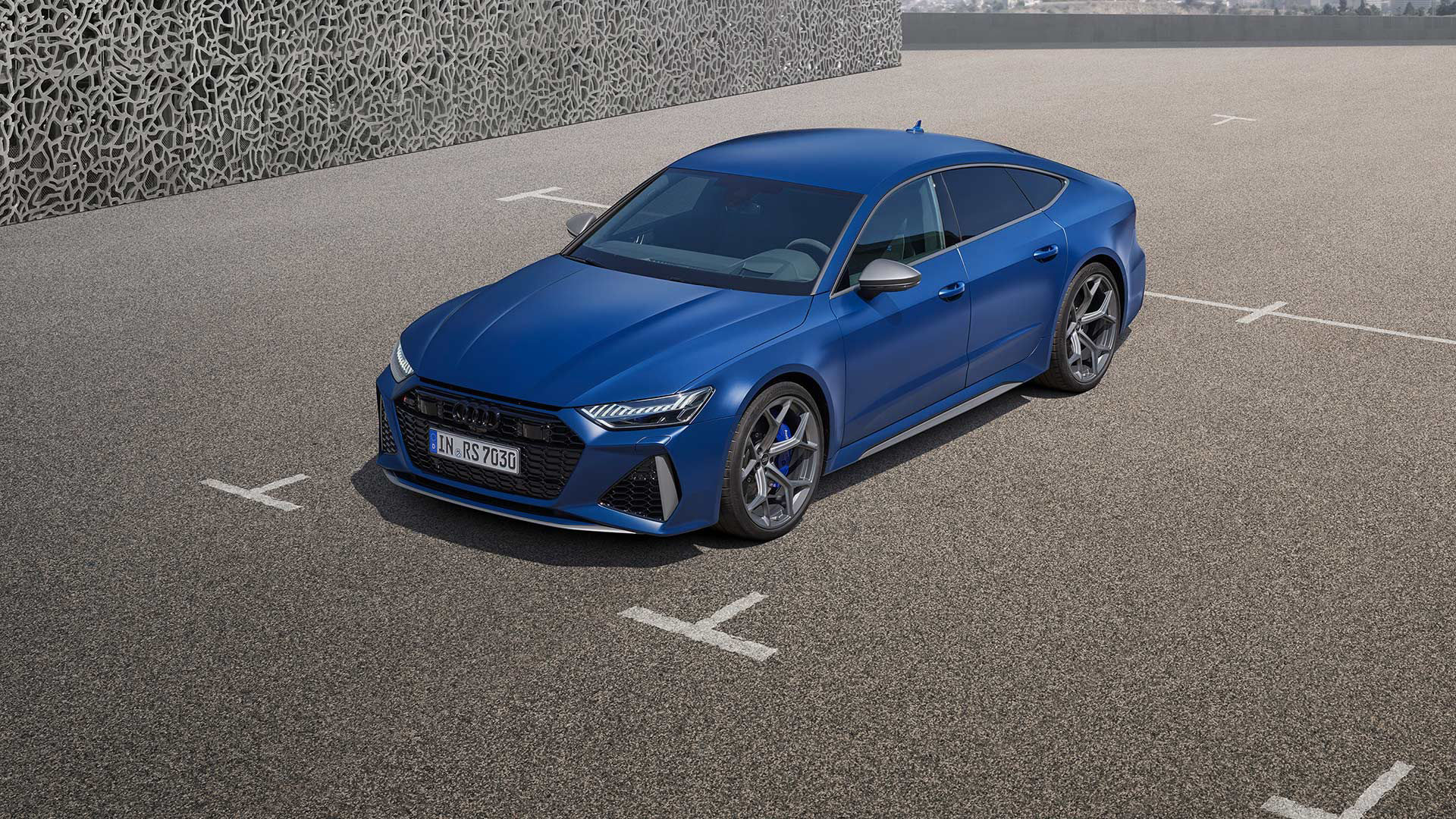 Frontal side view of the RS 7 Sportback