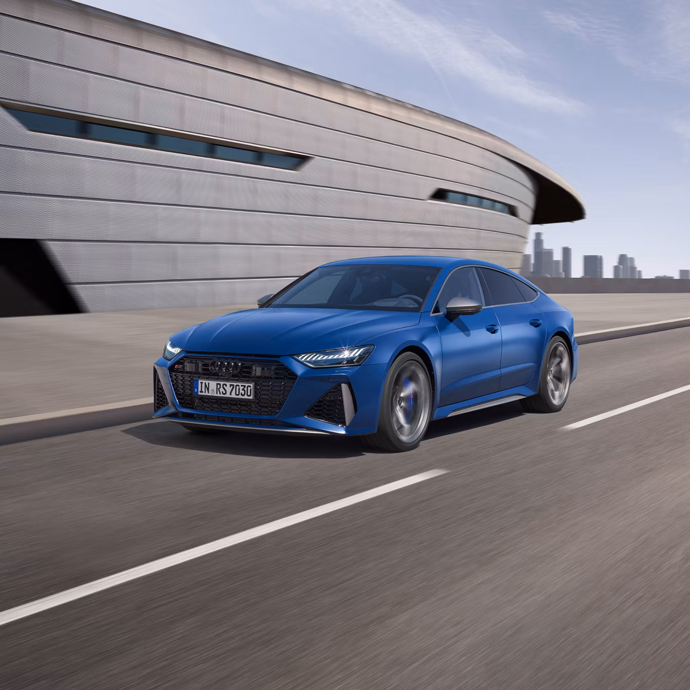 Dynamic front view of the RS 7 Sportback