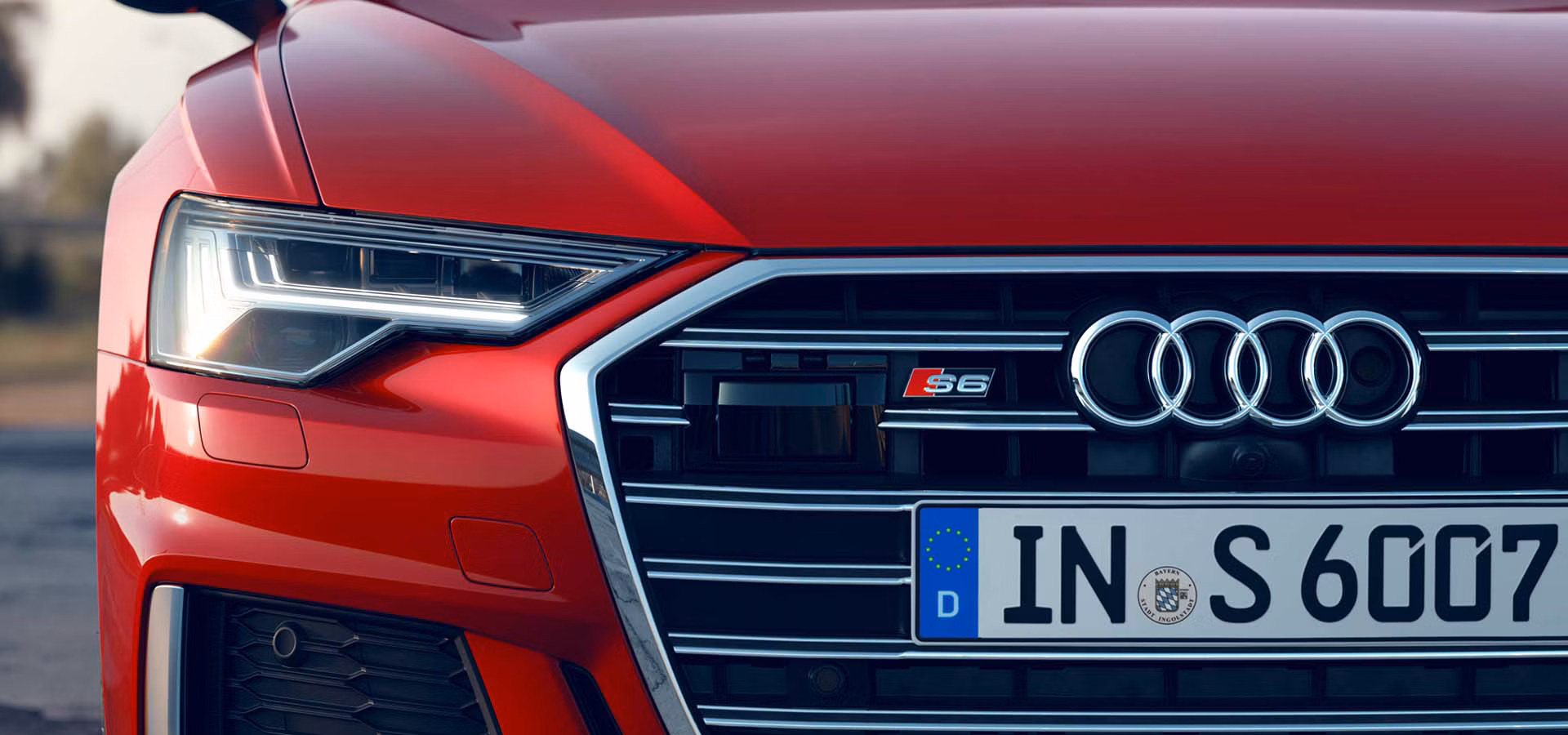 Front view of the Audi S6 Sedan TDI