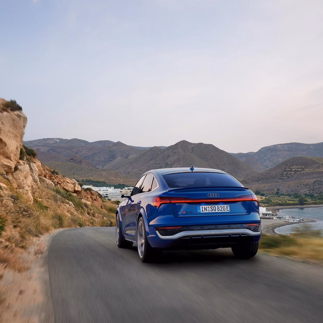 Dynamic rear view Audi SQ8 Sportback e-tron