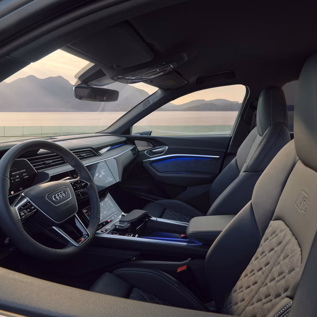View cockpit Audi SQ8 Sportback e-tron